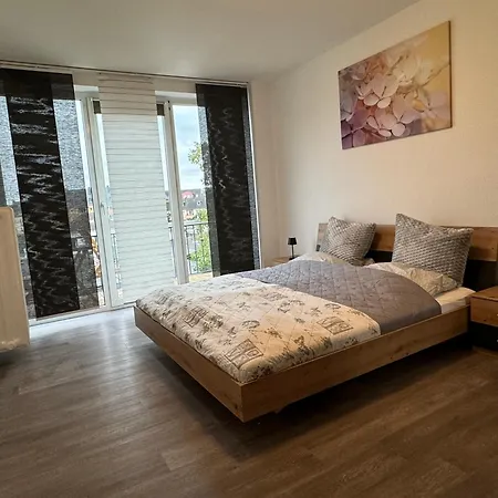 Haus Am Bahnhof * Дуйсбург