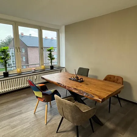 Haus Am Bahnhof * Duisburgo